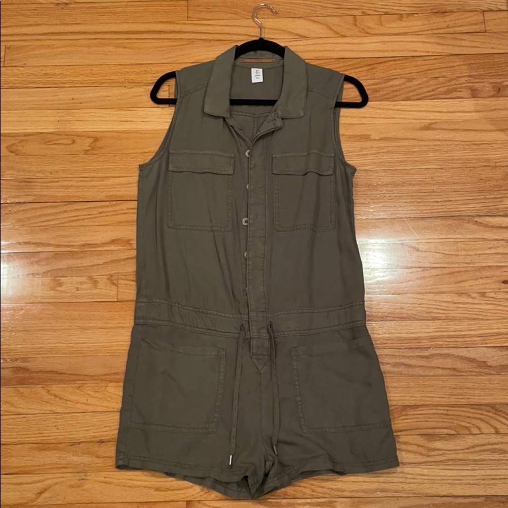 H&M Women’s Camo Green Short Romper